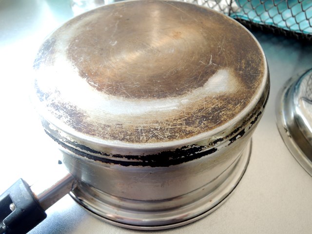 焦げた鍋