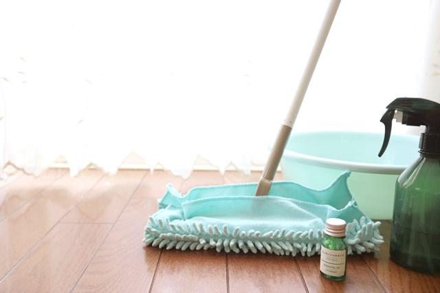 【床の拭き掃除】5分でできる簡単な方法！ゆるくても心地よい仕上がりに