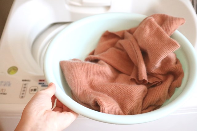 セーターの縮みを直し脱水